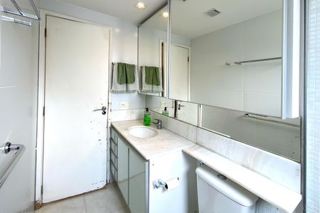 Apartamento à venda com 105m², 3 quartos e 2 vagasBanheiro da Suíte 1