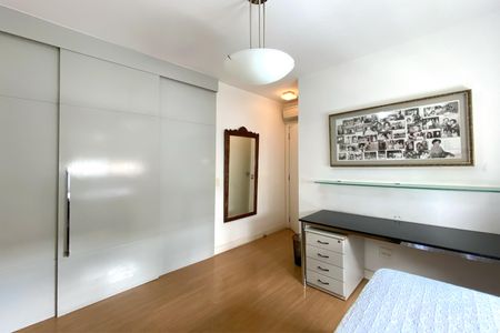 Apartamento à venda com 105m², 3 quartos e 2 vagasSuite 1