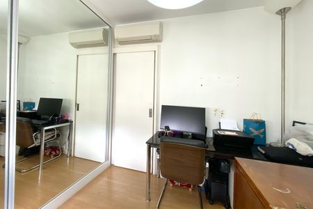 Apartamento à venda com 105m², 3 quartos e 2 vagasQuarto 3
