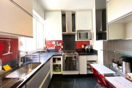 Apartamento à venda com 105m², 3 quartos e 2 vagasCozinha