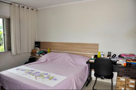 Casa à venda com 400m², 3 quartos e 5 vagasDetalhe - Quarto 01 com Suíte e Varanda