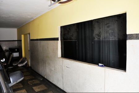 Casa à venda com 400m², 3 quartos e 5 vagasDetalhe - Casa 02 com Quarto e Cozinha