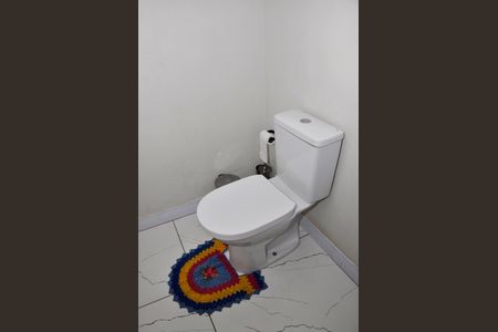 Casa à venda com 400m², 3 quartos e 5 vagasDetalhe - Lavabo