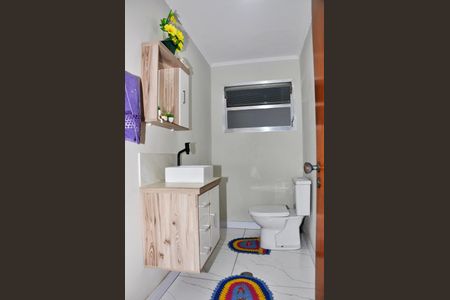 Casa à venda com 400m², 3 quartos e 5 vagasDetalhe - Lavabo