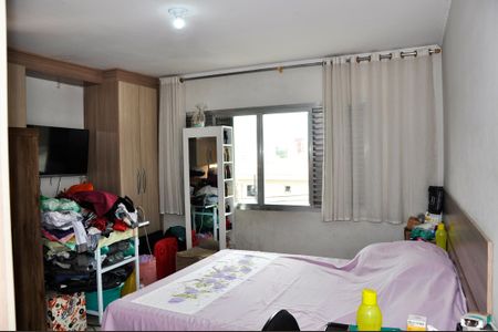 Casa à venda com 400m², 3 quartos e 5 vagasDetalhe - Quarto 01 com Suíte e Varanda