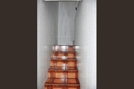 Casa à venda com 400m², 3 quartos e 5 vagasDetalhe - Escada Interna