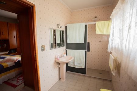 Casa à venda com 185m², 3 quartos e 2 vagas Casa à venda com 185m², 3 quartos e 2 vagasBANHEIRO DA SUÍTE