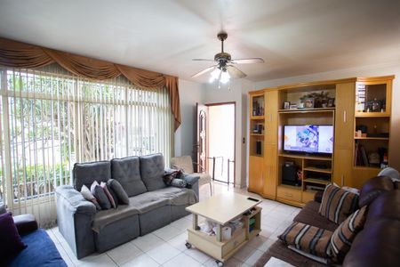 Casa à venda com 185m², 3 quartos e 2 vagas Casa à venda com 185m², 3 quartos e 2 vagasSALA