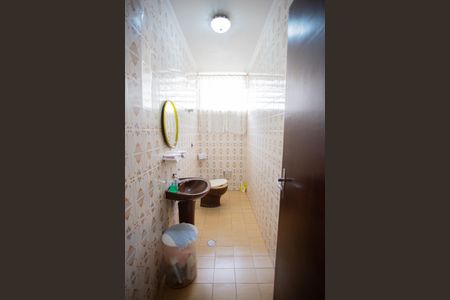 Casa à venda com 185m², 3 quartos e 2 vagas Casa à venda com 185m², 3 quartos e 2 vagasLAVABO