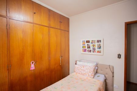 Casa à venda com 185m², 3 quartos e 2 vagas Casa à venda com 185m², 3 quartos e 2 vagasQUARTO 2