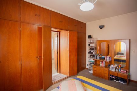 Casa à venda com 185m², 3 quartos e 2 vagas Casa à venda com 185m², 3 quartos e 2 vagasQUARTO 1- SUÍTE