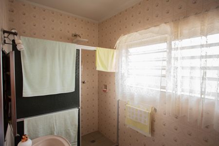 Casa à venda com 185m², 3 quartos e 2 vagas Casa à venda com 185m², 3 quartos e 2 vagasBANHEIRO DA SUÍTE