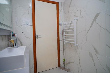 Apartamento à venda com 92m², 2 quartos e sem vaga Apartamento à venda com 92m², 2 quartos e sem vagaBanheiro