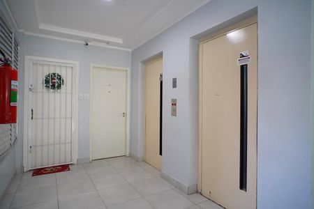 Apartamento à venda com 92m², 2 quartos e sem vaga Apartamento à venda com 92m², 2 quartos e sem vagaHall de entrada