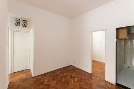 Apartamento à venda com 79m², 1 quarto e sem vagaSala