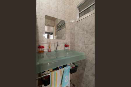 Casa à venda com 243m², 2 quartos e 6 vagasBanheiro 