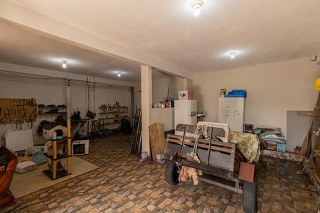 Casa à venda com 243m², 2 quartos e 6 vagasSalão 