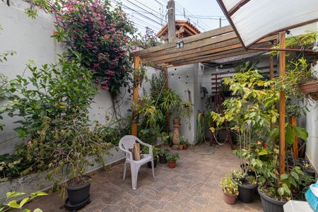 Casa à venda com 243m², 2 quartos e 6 vagasQuintal