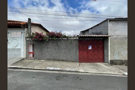 Casa à venda com 243m², 2 quartos e 6 vagasFachada 