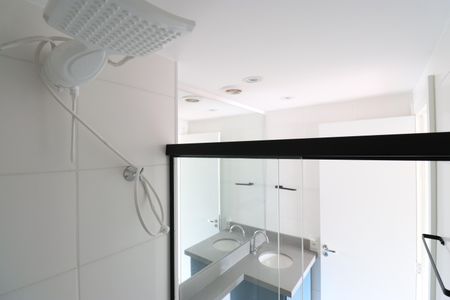 Banheiro de apartamento para alugar com 1 quarto, 27m² em Bom Retiro, São Paulo