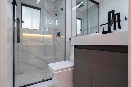 Apartamento à venda com 169m², 3 quartos e 3 vagas Apartamento à venda com 169m², 3 quartos e 3 vagasBanheiro social 1