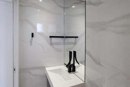 Apartamento à venda com 169m², 3 quartos e 3 vagas Apartamento à venda com 169m², 3 quartos e 3 vagasCobertura - Banheiro social