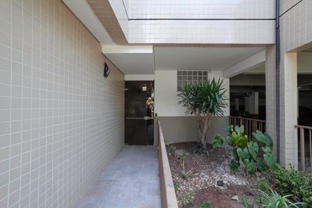 Apartamento à venda com 169m², 3 quartos e 3 vagas Apartamento à venda com 169m², 3 quartos e 3 vagasEntrada