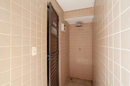 Apartamento à venda com 169m², 3 quartos e 3 vagas Apartamento à venda com 169m², 3 quartos e 3 vagasSauna