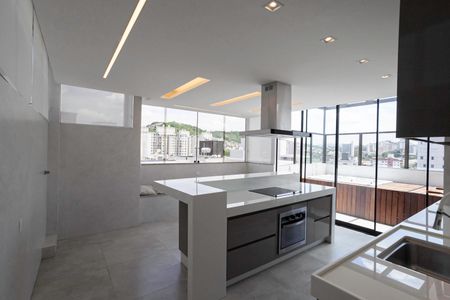 Apartamento à venda com 169m², 3 quartos e 3 vagas Apartamento à venda com 169m², 3 quartos e 3 vagasCobertura