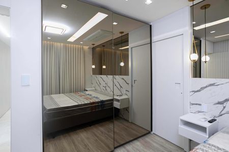 Apartamento à venda com 169m², 3 quartos e 3 vagas Apartamento à venda com 169m², 3 quartos e 3 vagasSuíte