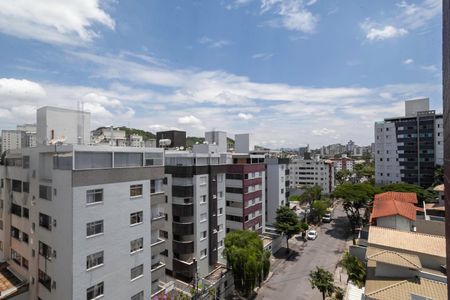 Apartamento à venda com 169m², 3 quartos e 3 vagas Apartamento à venda com 169m², 3 quartos e 3 vagasVista da suíte