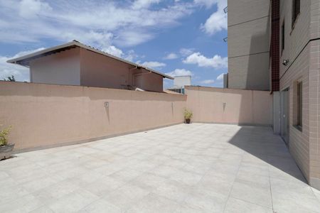 Apartamento à venda com 169m², 3 quartos e 3 vagas Apartamento à venda com 169m², 3 quartos e 3 vagasÁrea comum