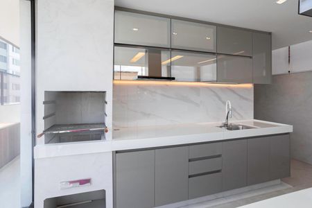 Apartamento à venda com 169m², 3 quartos e 3 vagas Apartamento à venda com 169m², 3 quartos e 3 vagasCobertura