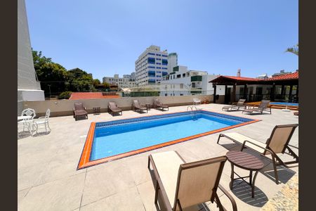 Apartamento para alugar com 64m², 2 quartos e 1 vagaÁrea comum - Piscina