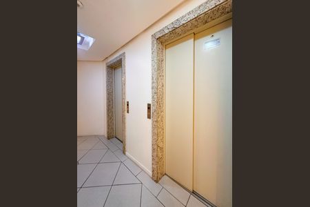 Apartamento para alugar com 64m², 2 quartos e 1 vagaHall social