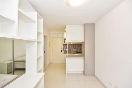 Sala de kitnet/studio para alugar com 1 quarto, 33m² em Panamby, São Paulo