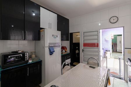 Casa à venda com 75m², 4 quartos e 2 vagasCasa 3 - Cozinha