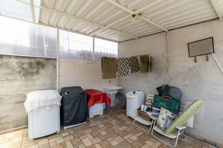 Casa à venda com 75m², 4 quartos e 2 vagasCasa 3 - Área de Serviço 