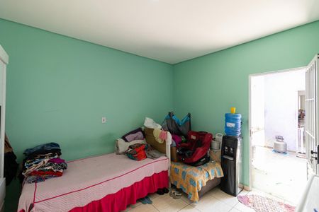 Casa à venda com 75m², 4 quartos e 2 vagasCasa 3 - Quarto Externo 