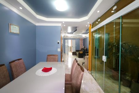 Casa à venda com 234m², 2 quartos e 2 vagas Casa à venda com 234m², 2 quartos e 2 vagasSala de Jantar