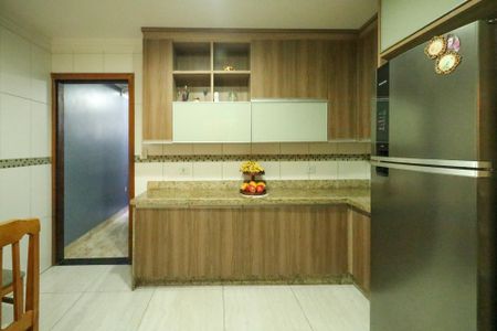 Casa à venda com 234m², 2 quartos e 2 vagas Casa à venda com 234m², 2 quartos e 2 vagasCozinha