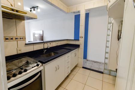 Apartamento para alugar com 65m², 3 quartos e 1 vaga Apartamento para alugar com 65m², 3 quartos e 1 vagaCozinha - Armários