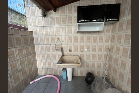 Casa para alugar com 80m², 3 quartos e 1 vagaÁrea de Serviço