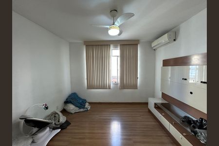 Sala de casa para alugar com 2 quartos, 80m² em Bento Ribeiro, Rio de Janeiro