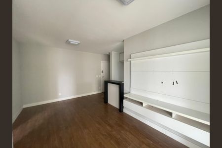 Sala de apartamento para alugar com 2 quartos, 68m² em Jardim Flor da Montanha, Guarulhos