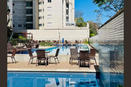 Apartamento para alugar com 68m², 2 quartos e 1 vaga Apartamento para alugar com 68m², 2 quartos e 1 vagaÁrea comum - Piscina