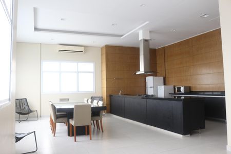 Apartamento à venda com 98m², 2 quartos e 2 vagasÁrea comum - Salão de festas