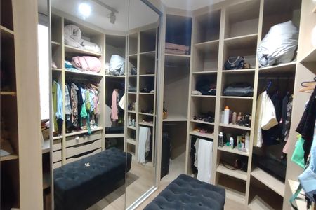 Apartamento à venda com 98m², 2 quartos e 2 vagasCloset da suíte