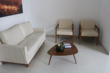 Apartamento à venda com 98m², 2 quartos e 2 vagasHall social
