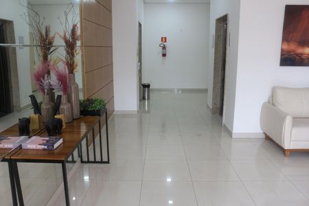 Apartamento à venda com 98m², 2 quartos e 2 vagasHall social